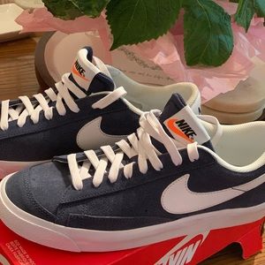 Nike blazers. low top. NWT